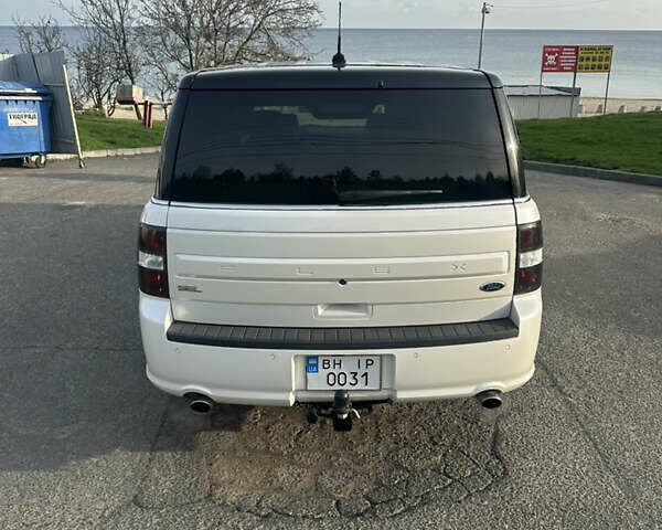 Белый Форд Флекс, объемом двигателя 3.5 л и пробегом 194 тыс. км за 11999 $, фото 9 на Automoto.ua