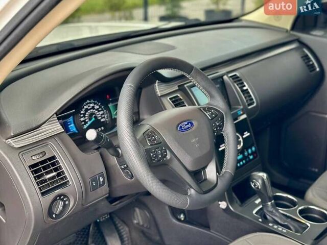 Белый Форд Флекс, объемом двигателя 3.5 л и пробегом 224 тыс. км за 12500 $, фото 1 на Automoto.ua