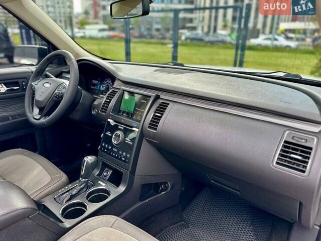 Белый Форд Флекс, объемом двигателя 3.5 л и пробегом 224 тыс. км за 12500 $, фото 8 на Automoto.ua