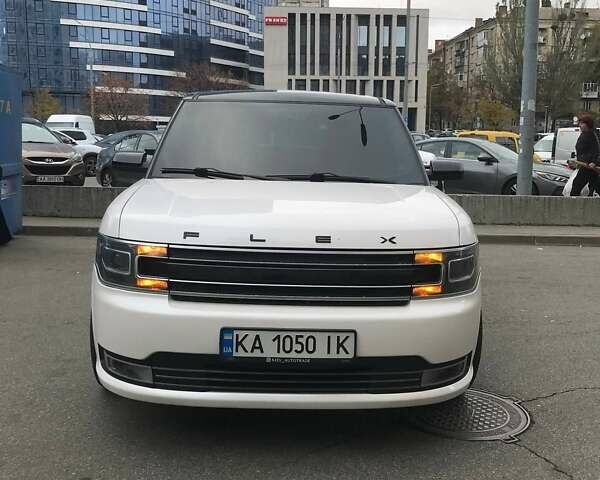 Белый Форд Флекс, объемом двигателя 3.5 л и пробегом 224 тыс. км за 12500 $, фото 6 на Automoto.ua