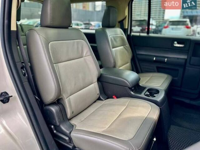 Белый Форд Флекс, объемом двигателя 3.5 л и пробегом 224 тыс. км за 12500 $, фото 14 на Automoto.ua