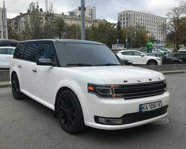 Белый Форд Флекс, объемом двигателя 3.5 л и пробегом 224 тыс. км за 12500 $, фото 9 на Automoto.ua