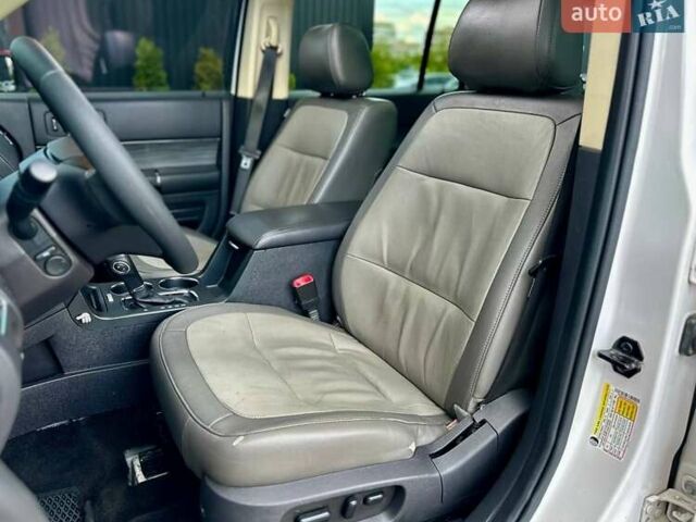 Белый Форд Флекс, объемом двигателя 3.5 л и пробегом 224 тыс. км за 12500 $, фото 2 на Automoto.ua