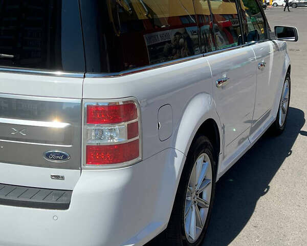 Білий Форд Флекс, об'ємом двигуна 35 л та пробігом 125 тис. км за 21000 $, фото 5 на Automoto.ua