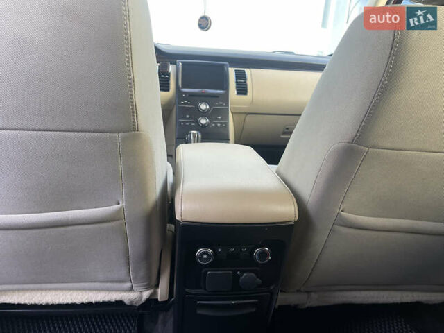Красный Форд Флекс, объемом двигателя 3.5 л и пробегом 155 тыс. км за 14500 $, фото 14 на Automoto.ua