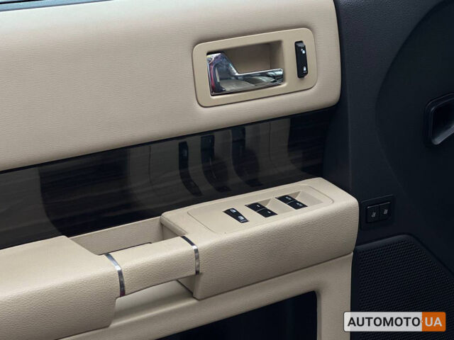 Красный Форд Флекс, объемом двигателя 3.5 л и пробегом 174 тыс. км за 14500 $, фото 8 на Automoto.ua