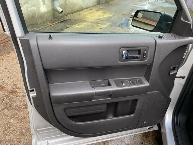 Серый Форд Флекс, объемом двигателя 3.5 л и пробегом 94 тыс. км за 13000 $, фото 12 на Automoto.ua