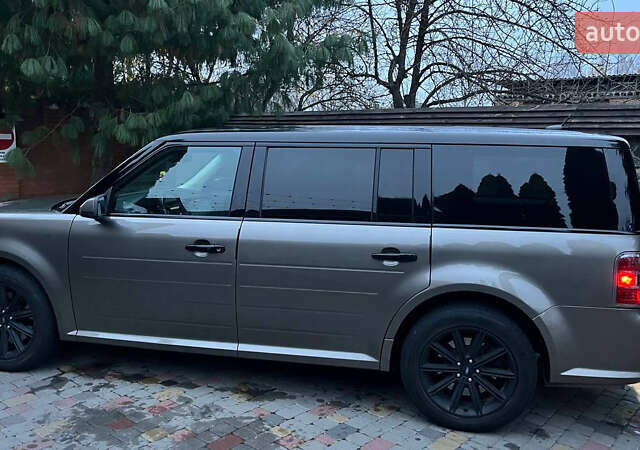 Серый Форд Флекс, объемом двигателя 3.5 л и пробегом 170 тыс. км за 12500 $, фото 6 на Automoto.ua