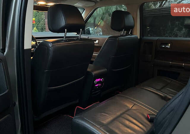 Серый Форд Флекс, объемом двигателя 3.5 л и пробегом 170 тыс. км за 12500 $, фото 25 на Automoto.ua