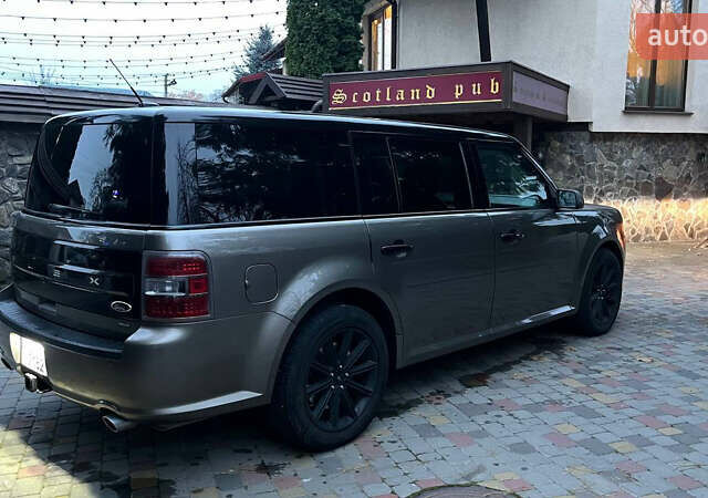 Серый Форд Флекс, объемом двигателя 3.5 л и пробегом 170 тыс. км за 12500 $, фото 4 на Automoto.ua