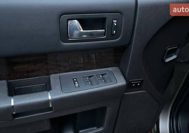 Серый Форд Флекс, объемом двигателя 3.5 л и пробегом 170 тыс. км за 12500 $, фото 14 на Automoto.ua