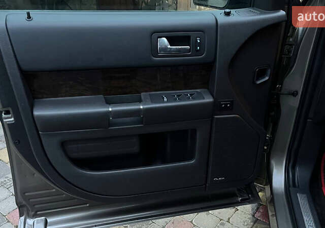 Серый Форд Флекс, объемом двигателя 3.5 л и пробегом 170 тыс. км за 12500 $, фото 13 на Automoto.ua