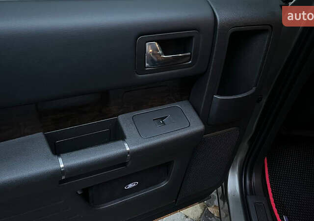 Серый Форд Флекс, объемом двигателя 3.5 л и пробегом 170 тыс. км за 12500 $, фото 19 на Automoto.ua