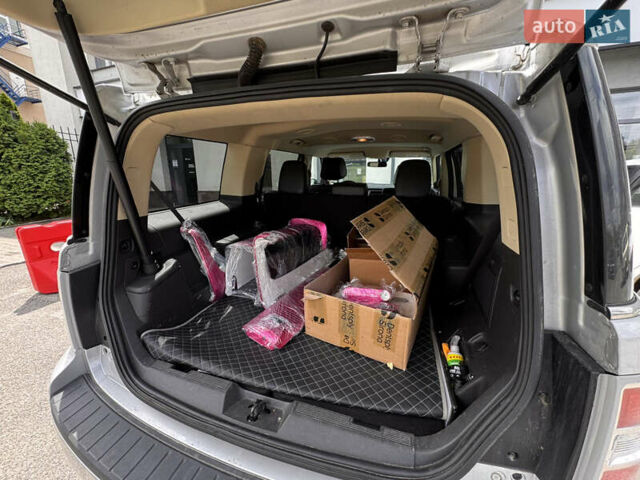 Серый Форд Флекс, объемом двигателя 3.5 л и пробегом 180 тыс. км за 12500 $, фото 2 на Automoto.ua