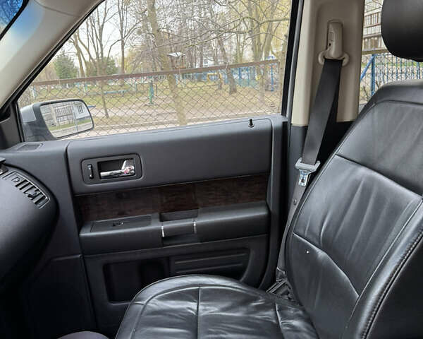 Серый Форд Флекс, объемом двигателя 3.5 л и пробегом 114 тыс. км за 17500 $, фото 9 на Automoto.ua