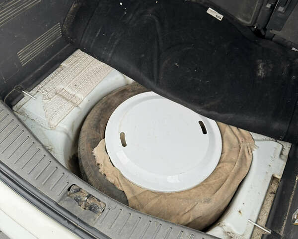 Белый Форд Focus C-Max, объемом двигателя 1.6 л и пробегом 300 тыс. км за 3700 $, фото 24 на Automoto.ua