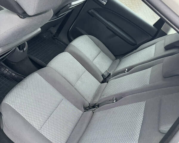 Белый Форд Focus C-Max, объемом двигателя 1.6 л и пробегом 300 тыс. км за 3700 $, фото 20 на Automoto.ua