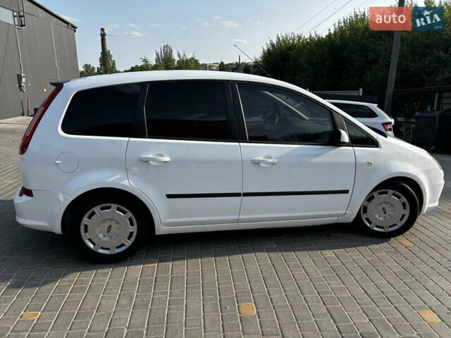 Белый Форд Focus C-Max, объемом двигателя 1.8 л и пробегом 267 тыс. км за 5700 $, фото 2 на Automoto.ua