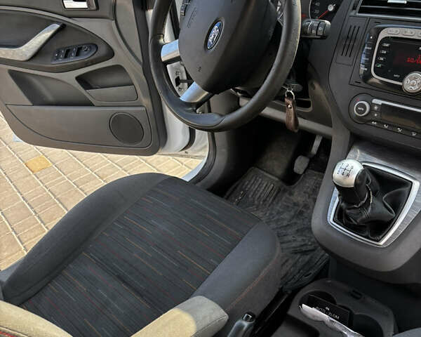 Белый Форд Focus C-Max, объемом двигателя 1.8 л и пробегом 267 тыс. км за 5700 $, фото 13 на Automoto.ua