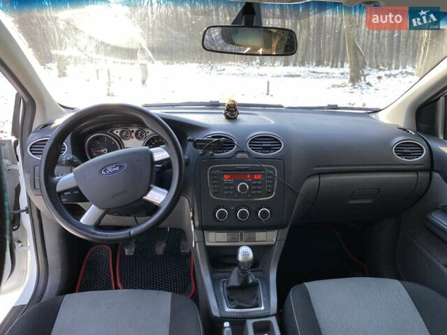 Білий Форд Focus C-Max, об'ємом двигуна 1.6 л та пробігом 330 тис. км за 4900 $, фото 8 на Automoto.ua