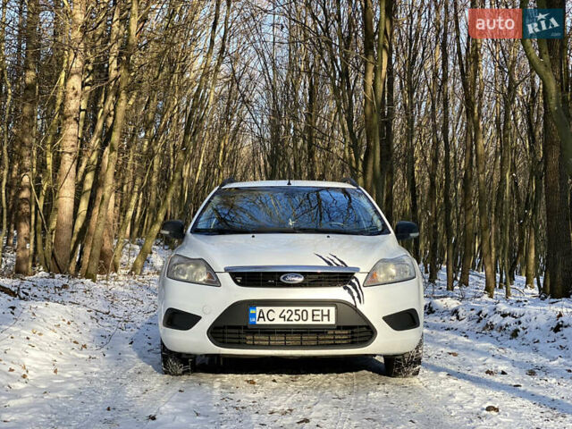 Білий Форд Focus C-Max, об'ємом двигуна 1.6 л та пробігом 330 тис. км за 4900 $, фото 1 на Automoto.ua