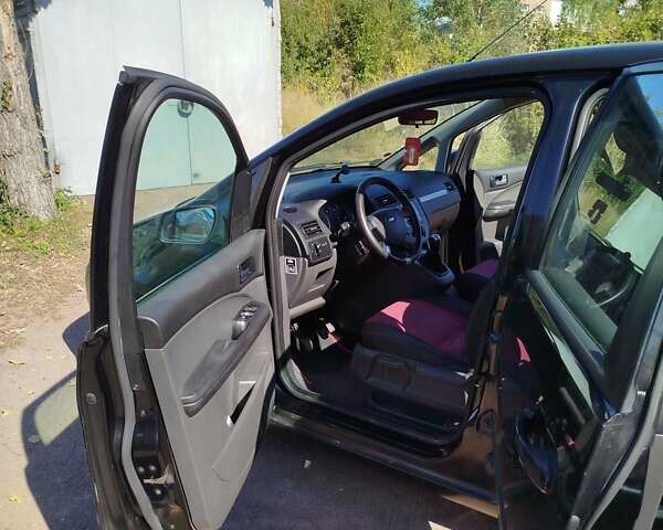 Черный Форд Focus C-Max, объемом двигателя 1.8 л и пробегом 213 тыс. км за 4000 $, фото 3 на Automoto.ua