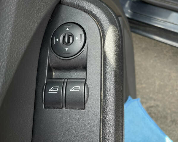 Чорний Форд Focus C-Max, об'ємом двигуна 1.8 л та пробігом 237 тис. км за 5250 $, фото 24 на Automoto.ua