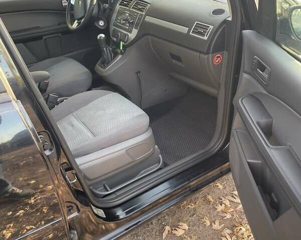 Черный Форд Focus C-Max, объемом двигателя 1.6 л и пробегом 256 тыс. км за 4400 $, фото 4 на Automoto.ua