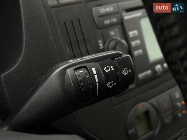 Черный Форд Focus C-Max, объемом двигателя 1.6 л и пробегом 225 тыс. км за 5700 $, фото 27 на Automoto.ua