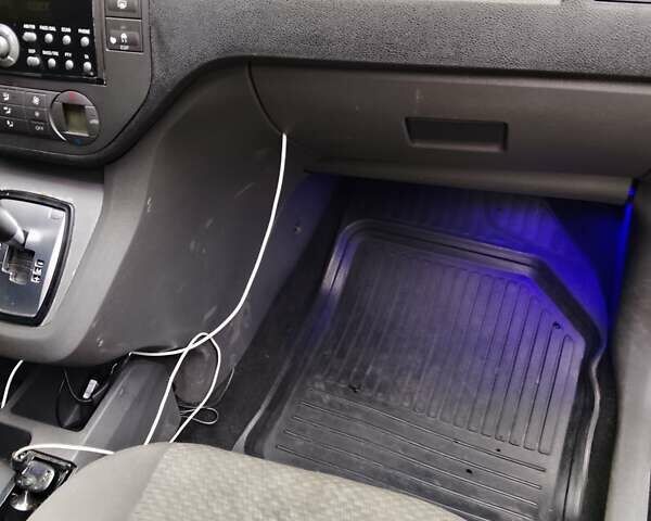 Черный Форд Focus C-Max, объемом двигателя 1.56 л и пробегом 332 тыс. км за 4300 $, фото 2 на Automoto.ua