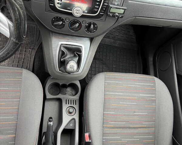 Черный Форд Focus C-Max, объемом двигателя 1.6 л и пробегом 188 тыс. км за 6199 $, фото 29 на Automoto.ua