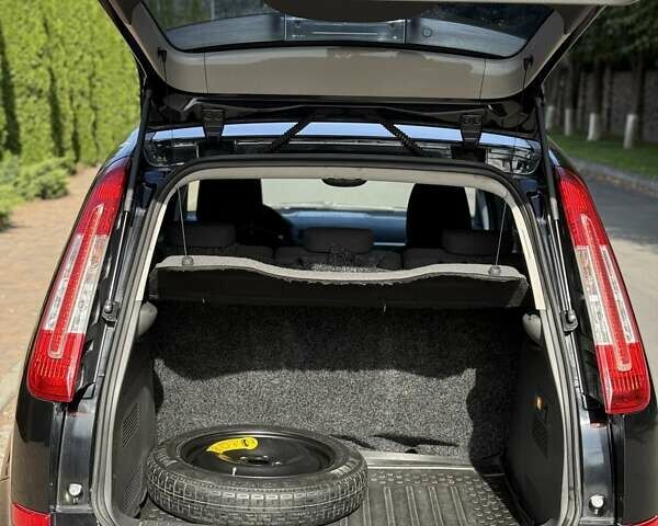 Чорний Форд Focus C-Max, об'ємом двигуна 2 л та пробігом 160 тис. км за 6000 $, фото 22 на Automoto.ua