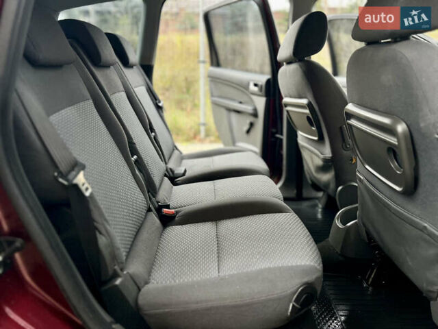 Красный Форд Focus C-Max, объемом двигателя 1.6 л и пробегом 212 тыс. км за 3799 $, фото 16 на Automoto.ua