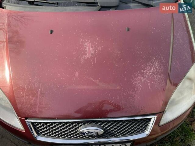 Красный Форд Focus C-Max, объемом двигателя 2 л и пробегом 320 тыс. км за 3534 $, фото 1 на Automoto.ua