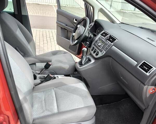 Красный Форд Focus C-Max, объемом двигателя 1.8 л и пробегом 218 тыс. км за 4000 $, фото 12 на Automoto.ua