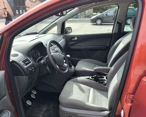 Красный Форд Focus C-Max, объемом двигателя 1.8 л и пробегом 218 тыс. км за 4000 $, фото 7 на Automoto.ua