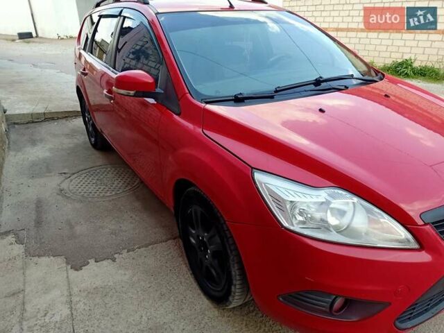 Красный Форд Focus C-Max, объемом двигателя 1.6 л и пробегом 195 тыс. км за 4100 $, фото 1 на Automoto.ua