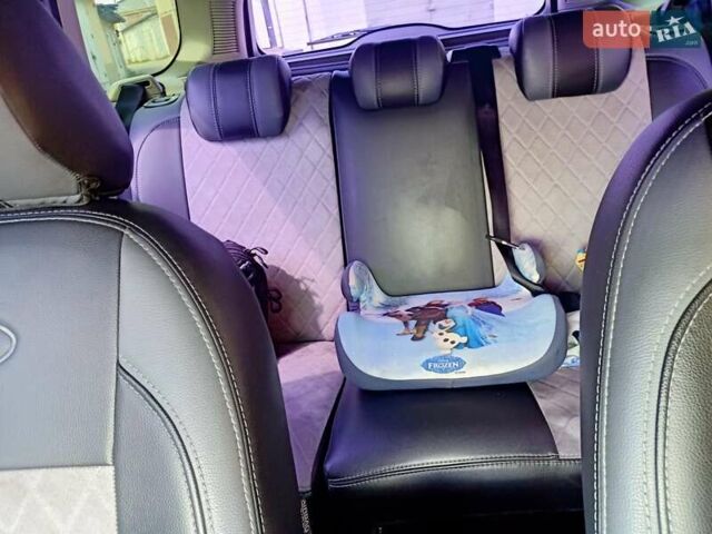 Красный Форд Focus C-Max, объемом двигателя 1.6 л и пробегом 195 тыс. км за 4100 $, фото 10 на Automoto.ua