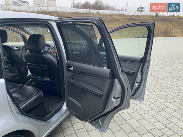 Форд Focus C-Max, объемом двигателя 1.8 л и пробегом 275 тыс. км за 4500 $, фото 16 на Automoto.ua