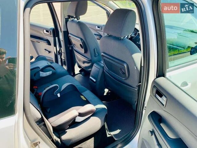 Форд Focus C-Max, объемом двигателя 1.6 л и пробегом 125 тыс. км за 5200 $, фото 13 на Automoto.ua