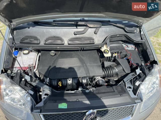 Серый Форд Focus C-Max, объемом двигателя 1.8 л и пробегом 280 тыс. км за 4300 $, фото 4 на Automoto.ua