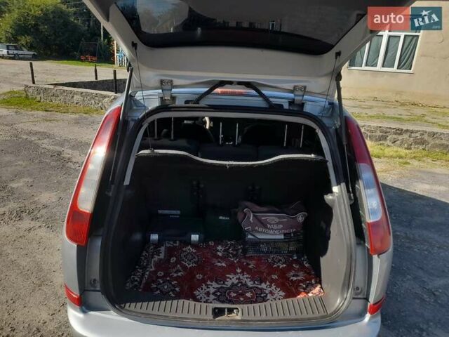 Серый Форд Focus C-Max, объемом двигателя 1.56 л и пробегом 360 тыс. км за 3600 $, фото 1 на Automoto.ua