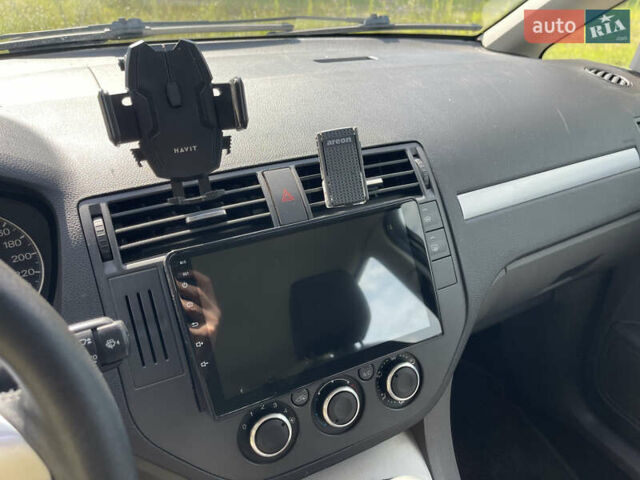 Серый Форд Focus C-Max, объемом двигателя 1.8 л и пробегом 280 тыс. км за 4300 $, фото 6 на Automoto.ua