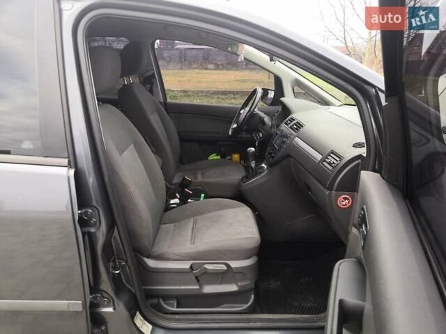 Серый Форд Focus C-Max, объемом двигателя 1.6 л и пробегом 320 тыс. км за 5200 $, фото 9 на Automoto.ua