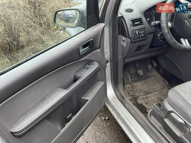 Серый Форд Focus C-Max, объемом двигателя 1.6 л и пробегом 150 тыс. км за 1550 $, фото 5 на Automoto.ua