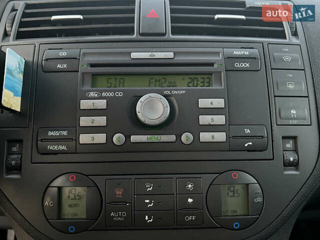 Сірий Форд Focus C-Max, об'ємом двигуна 1.6 л та пробігом 251 тис. км за 4900 $, фото 13 на Automoto.ua