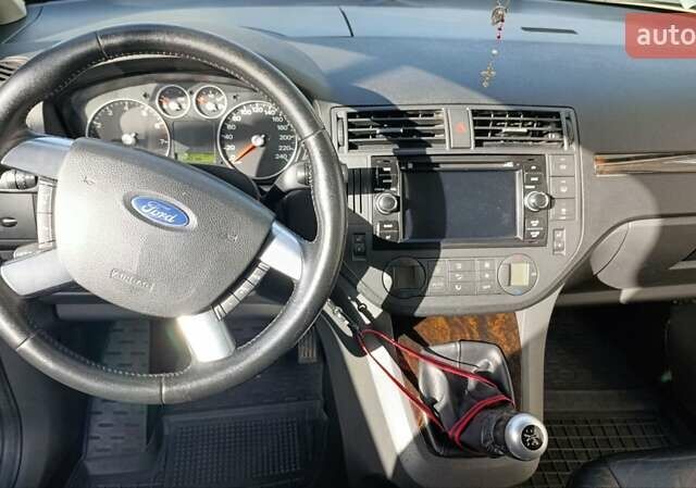 Серый Форд Focus C-Max, объемом двигателя 1.8 л и пробегом 184 тыс. км за 5000 $, фото 1 на Automoto.ua