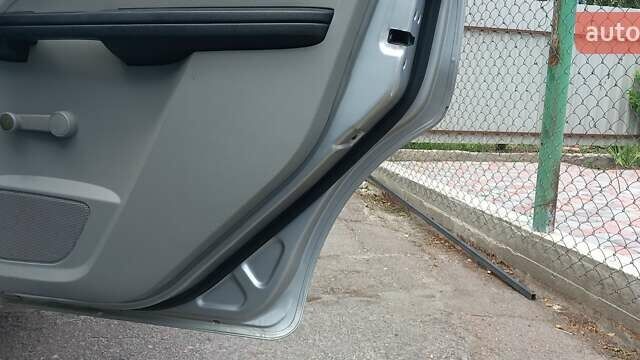 Серый Форд Focus C-Max, объемом двигателя 1.6 л и пробегом 172 тыс. км за 4888 $, фото 7 на Automoto.ua