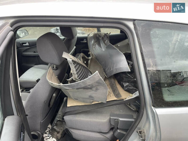 Серый Форд Focus C-Max, объемом двигателя 1.6 л и пробегом 150 тыс. км за 1550 $, фото 7 на Automoto.ua