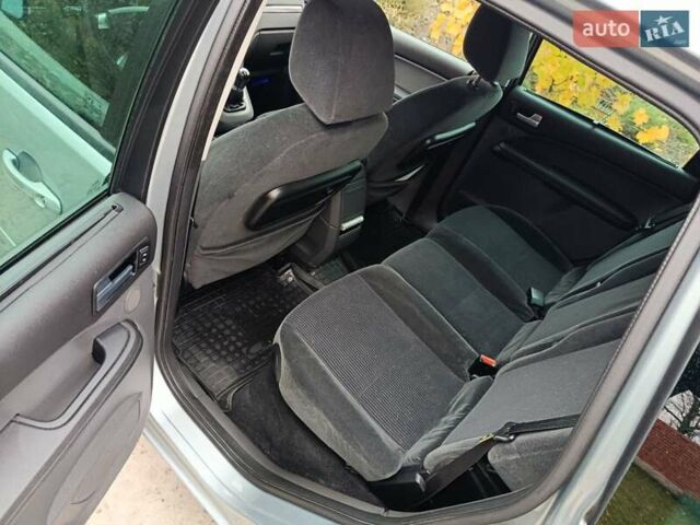 Сірий Форд Focus C-Max, об'ємом двигуна 1.8 л та пробігом 248 тис. км за 4999 $, фото 20 на Automoto.ua